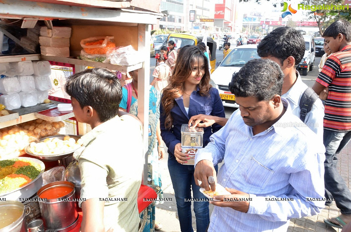 Manali Rathod collects funds for Mana Madras Kosam