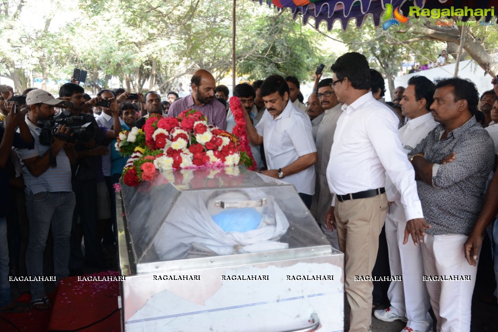 Celebs pay homage to Ranganath