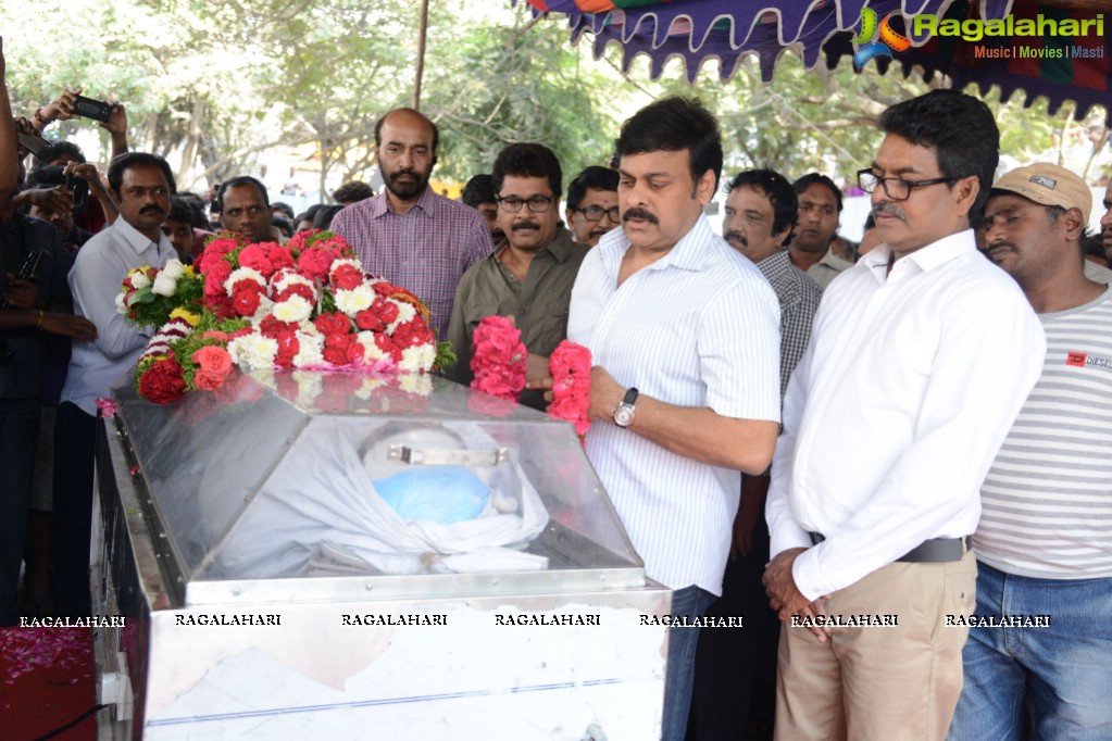 Celebs pay homage to Ranganath