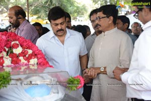 Celebs pay homage to Ranganath