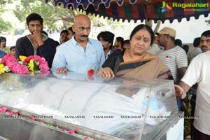 Celebs pay homage to Ranganath