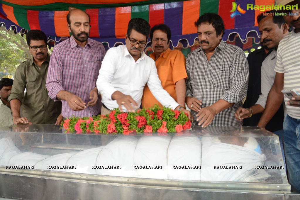 Celebs pay homage to Ranganath