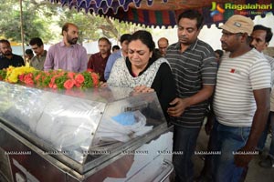 Celebs pay homage to Ranganath