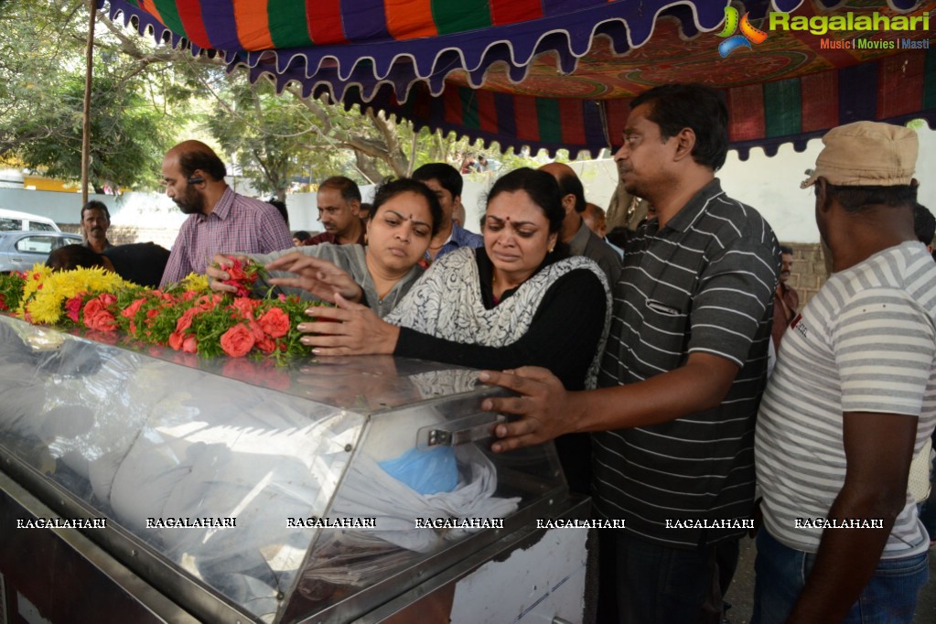 Celebs pay homage to Ranganath