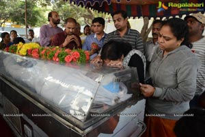 Celebs pay homage to Ranganath