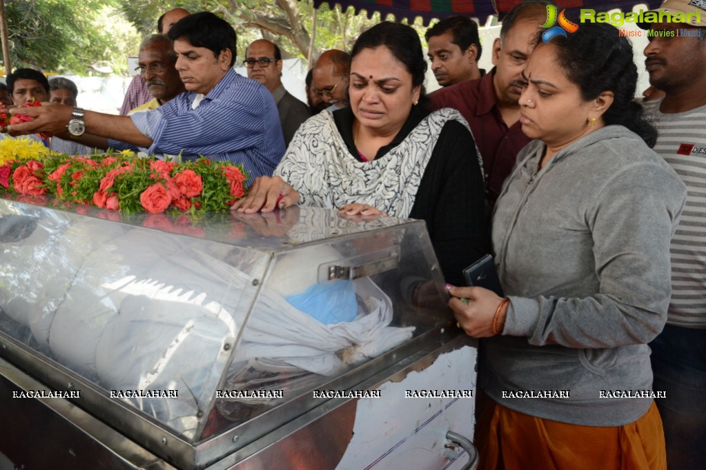 Celebs pay homage to Ranganath