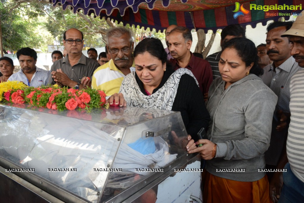 Celebs pay homage to Ranganath