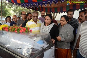 Celebs pay homage to Ranganath