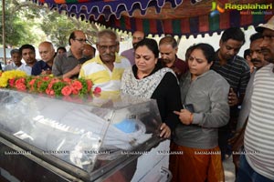 Celebs pay homage to Ranganath