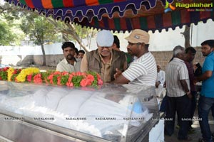 Celebs pay homage to Ranganath