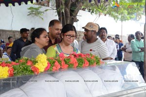 Celebs pay homage to Ranganath