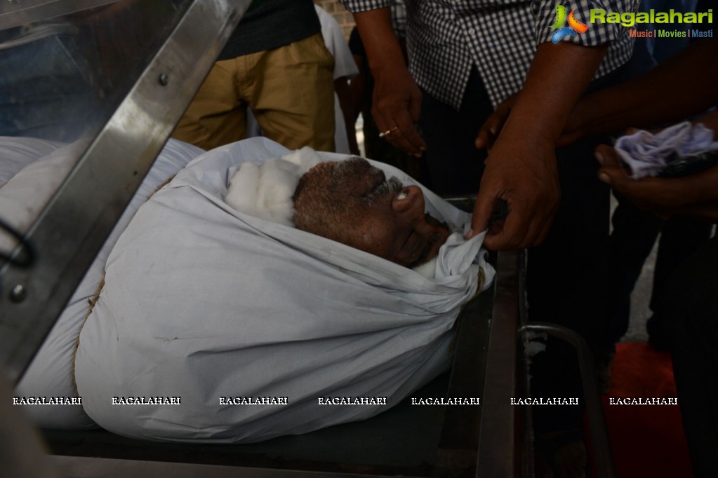 Celebs pay homage to Ranganath