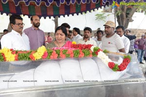 Celebs pay homage to Ranganath