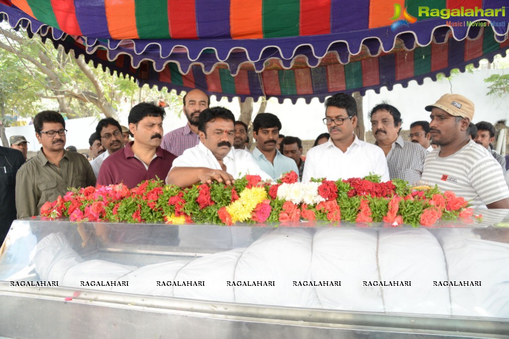 Celebs pay homage to Ranganath