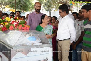 Celebs pay homage to Ranganath