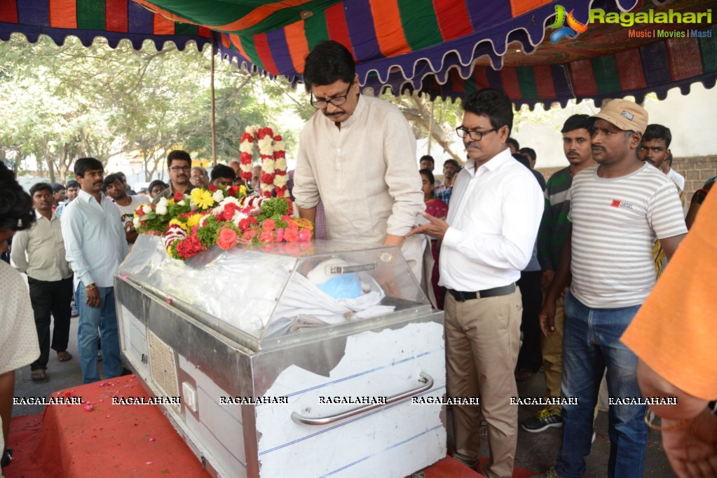 Celebs pay homage to Ranganath