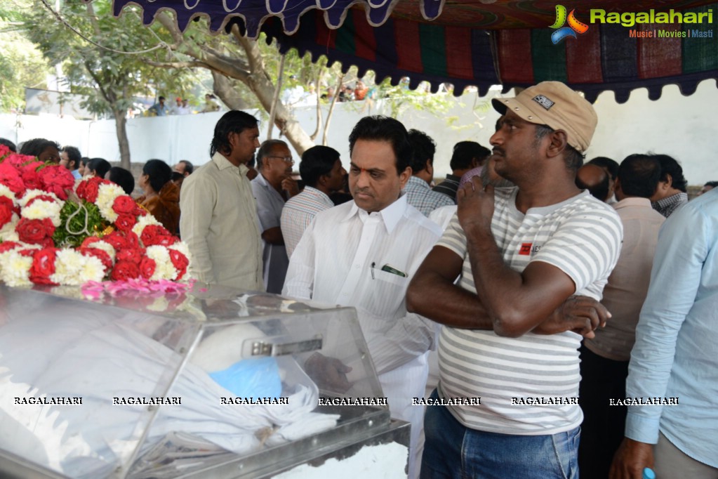 Celebs pay homage to Ranganath