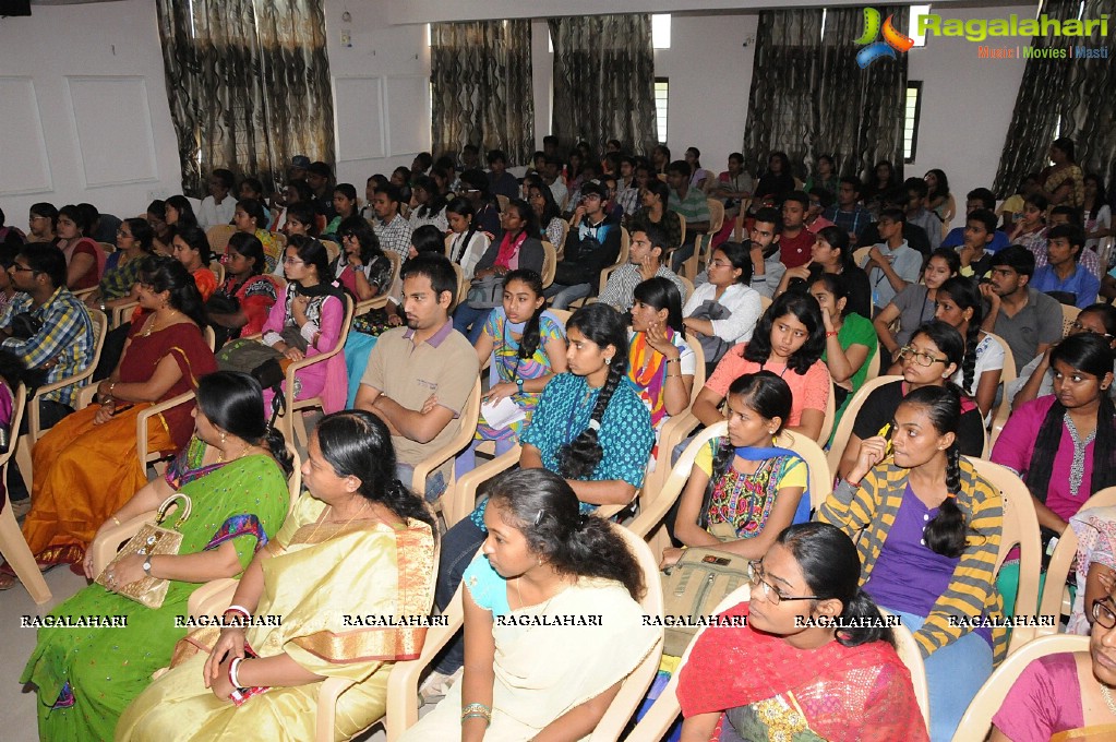 Bhavan's Vivekananda College Languages Day Celebrations