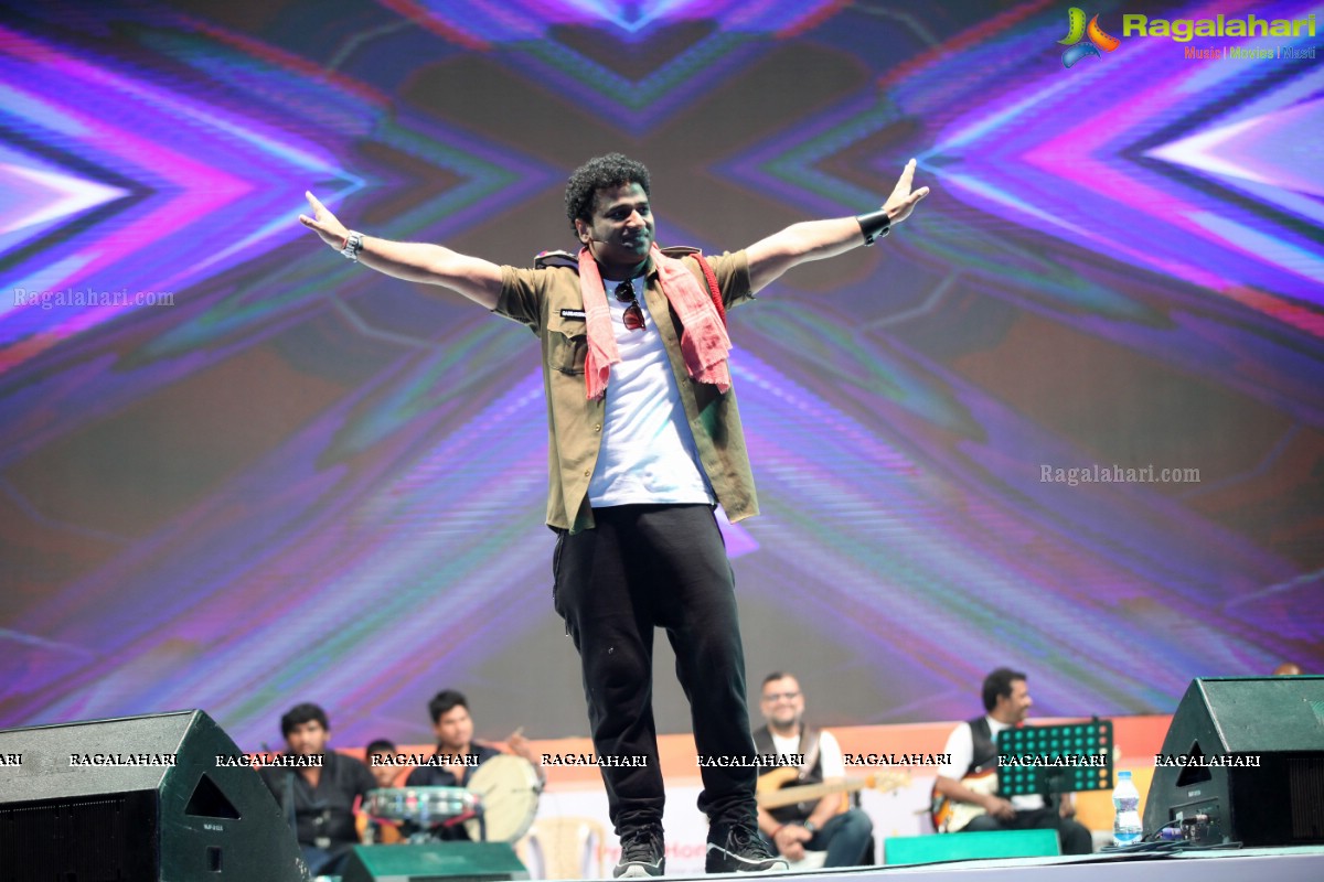 Devi Sri Prasad Live Music Concert at ACT Sky Fest 2015, Gachibowli Athletic Stadium, Hyderabad