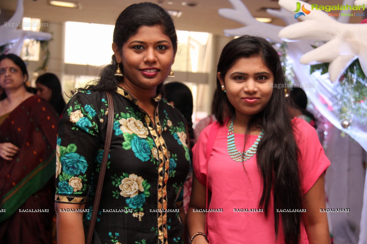 Mannara Chopra launches Hi Life Exhibition at Novotel (HICC), Hyderabad