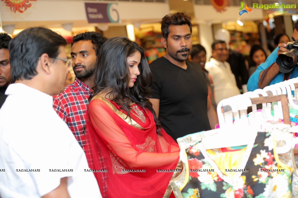 Lavanya Tripathi visits Kasam Pullaiah Shopping Mall, Warangal