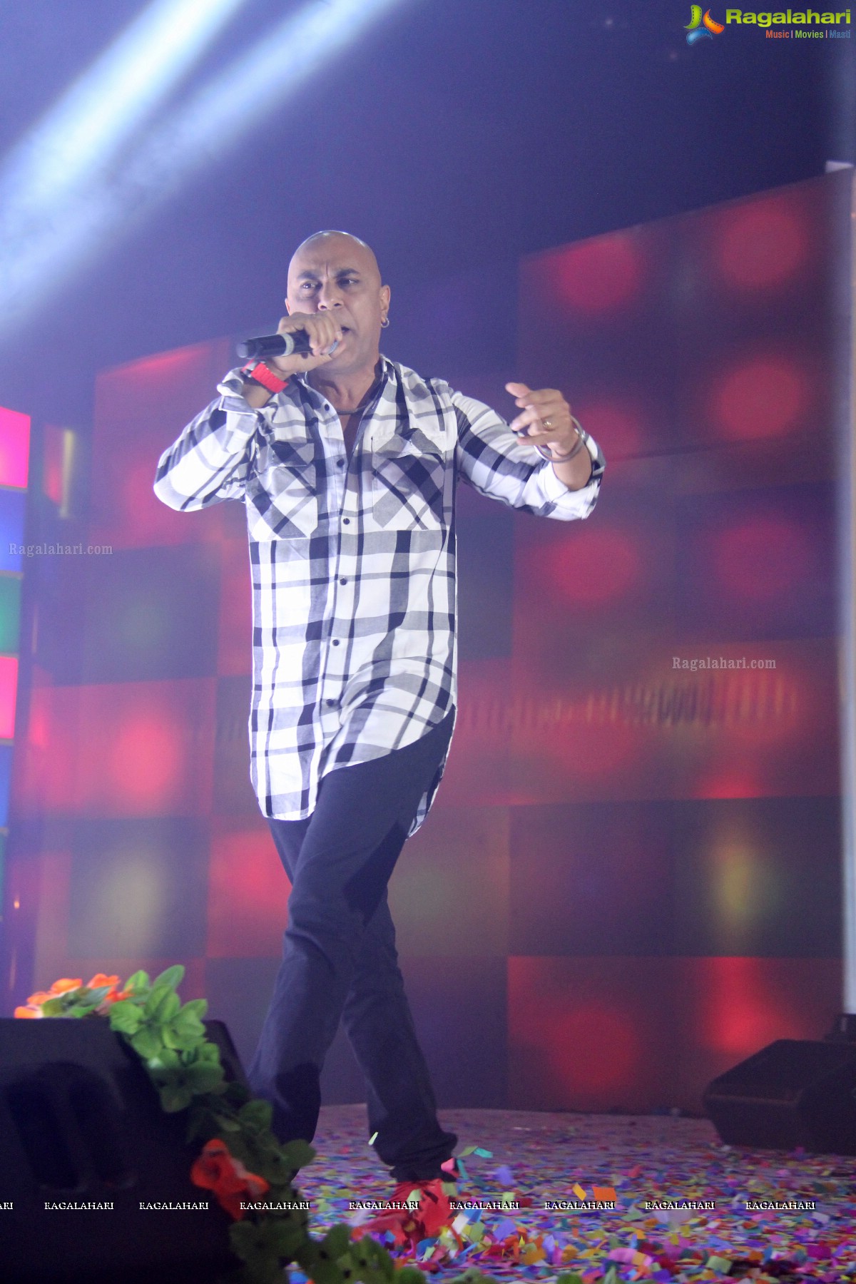 FactSet Annual Day - Baba Sehgal performs, and several employees pledge their eyes during the event