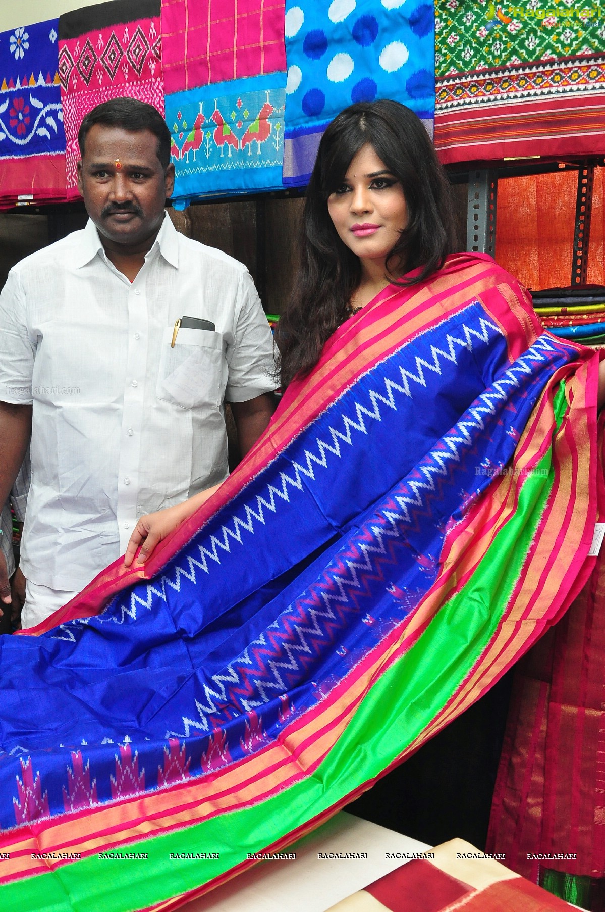 Swasti Semwal launches Pochampally IKAT Art Mela, Hyderabad