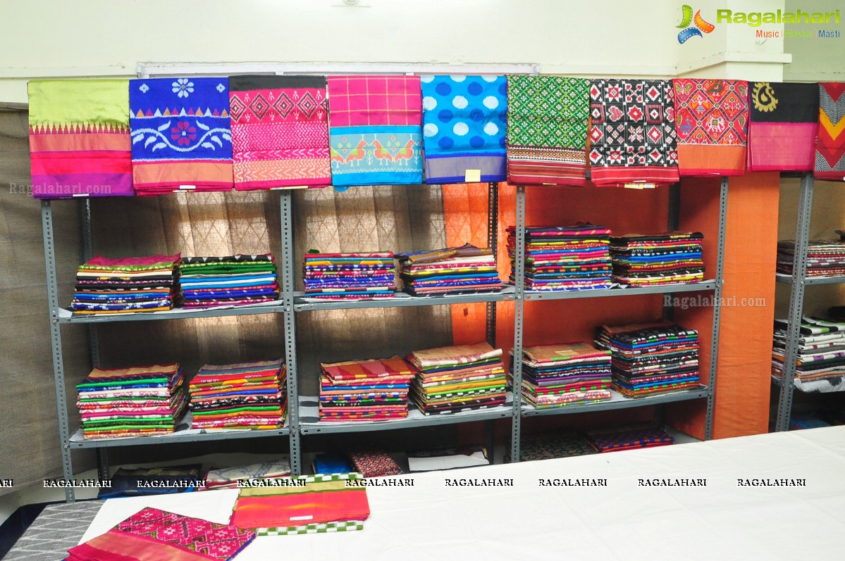 Swasti Semwal launches Pochampally IKAT Art Mela, Hyderabad