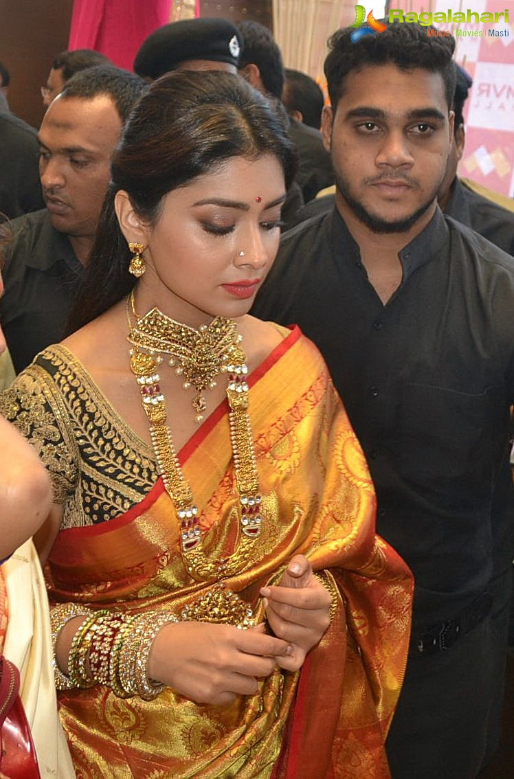 Kajal Agarwal and Shriya Inaugurate MVR Mall at Vijayawada