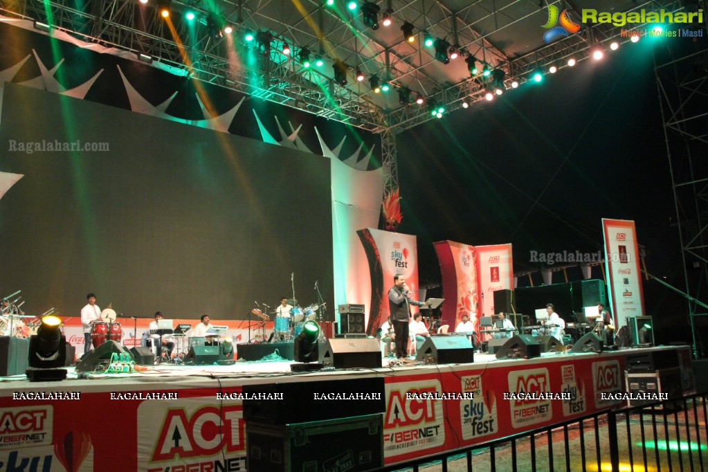 TeenMaar Nite by RP Patnaik and Singer Smita at ACT Sky Fest 2015, Hyderabad