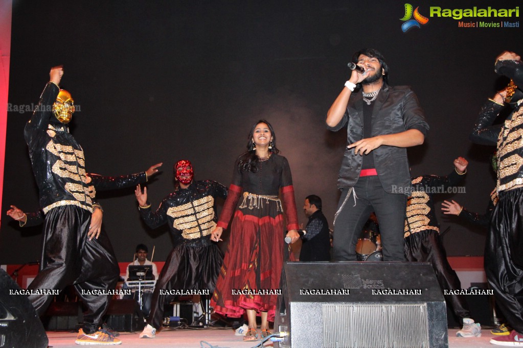 TeenMaar Nite by RP Patnaik and Singer Smita at ACT Sky Fest 2015, Hyderabad