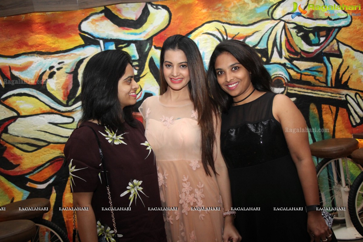 Diksha Panth Birthday Party at F Club