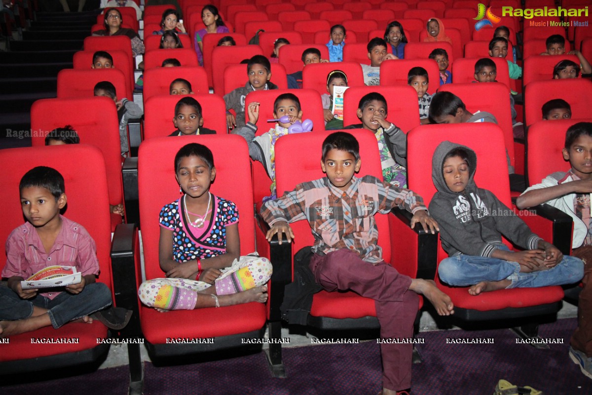 Dinosaur - Katkatha Puppet Show at Hyderabad Children's Theatre Festival 2016 by Vaishali Bisht Childrens Theatre Workshop