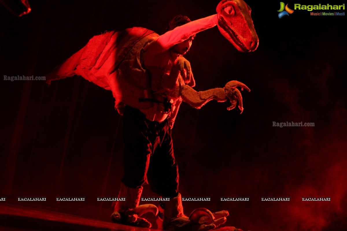 Dinosaur - Katkatha Puppet Show at Hyderabad Children's Theatre Festival 2016 by Vaishali Bisht Childrens Theatre Workshop