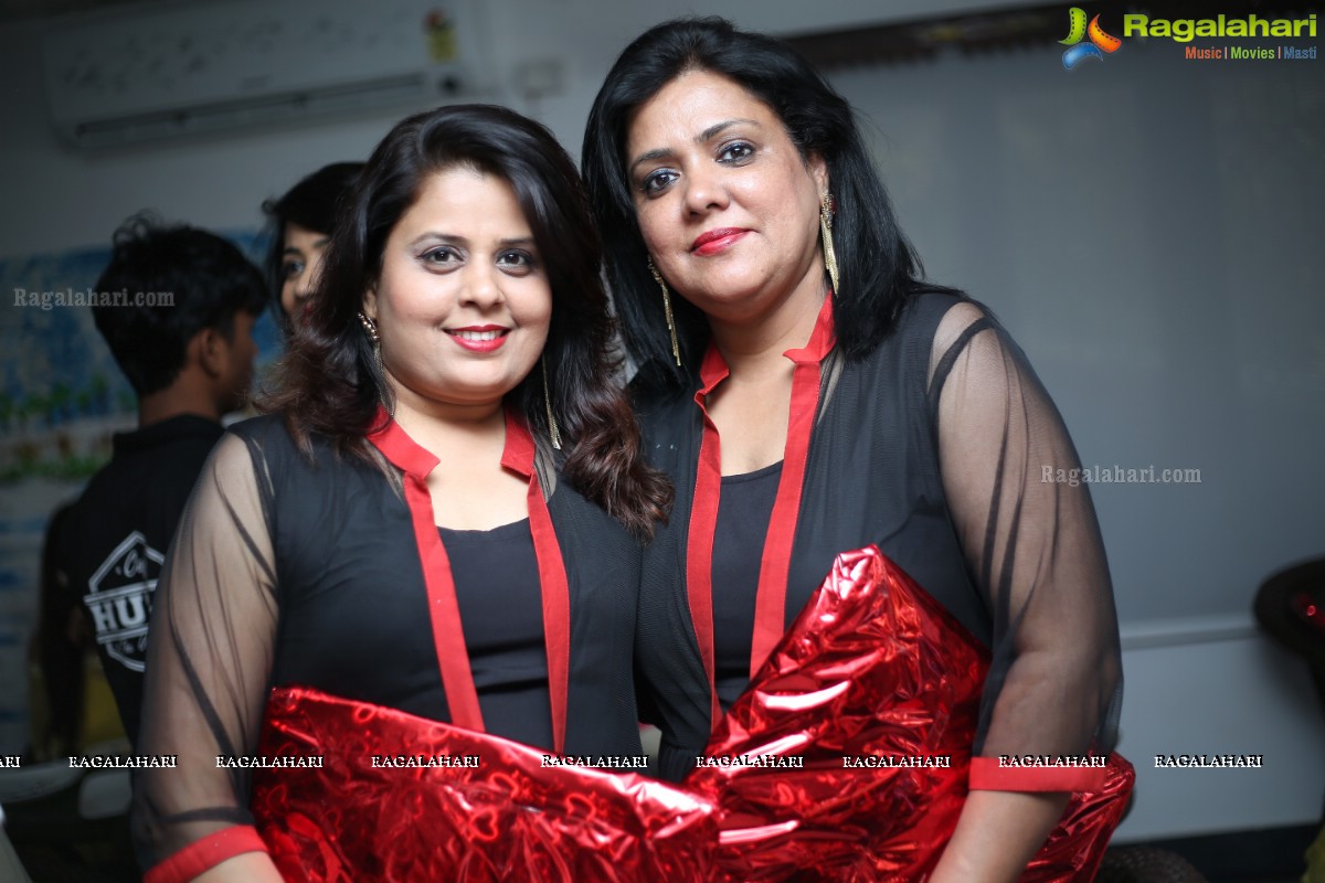 Double Ka Tadka by Phankaar Innovative Minds at Hut K Cafe, Jubilee Hills, Hyderabad