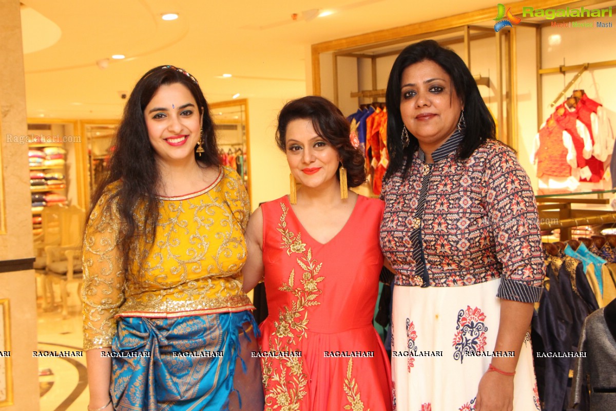 Cupcakes, Coffee and a Fashion Soiree at Neeru's