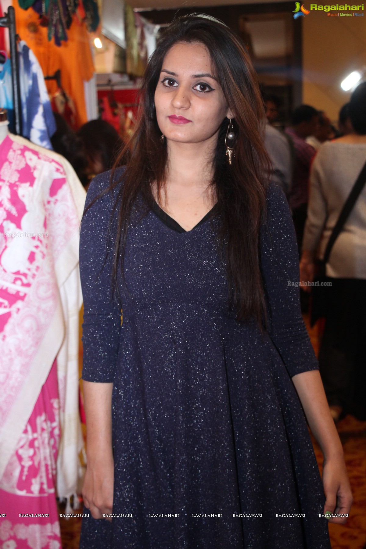 Sana Khan inaugurates Akritti Exhibition at Taj Deccan