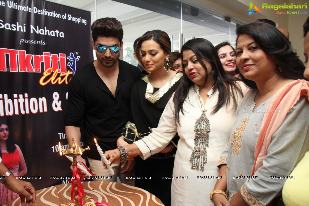 Sana Khan inaugurates Akritti Exhibition at Taj Deccan