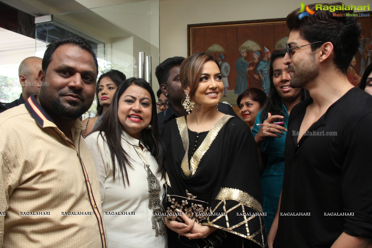 Sana Khan inaugurates Akritti Exhibition at Taj Deccan