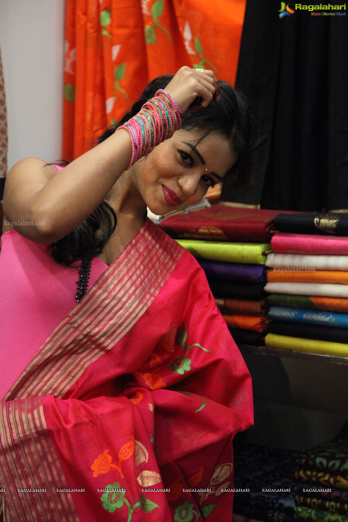 Actress Bhavya Sri launches Silk India Expo 2016, Vizag