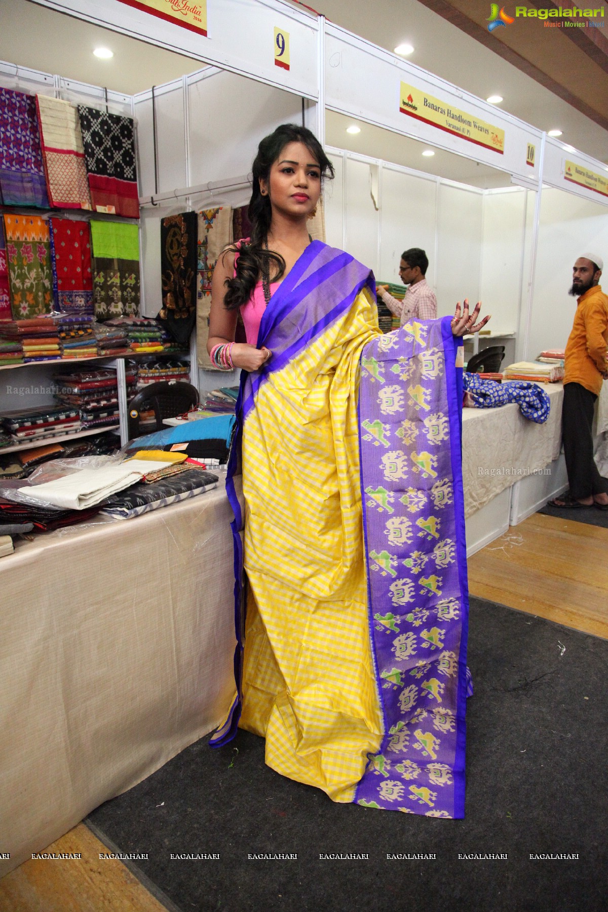 Actress Bhavya Sri launches Silk India Expo 2016, Vizag