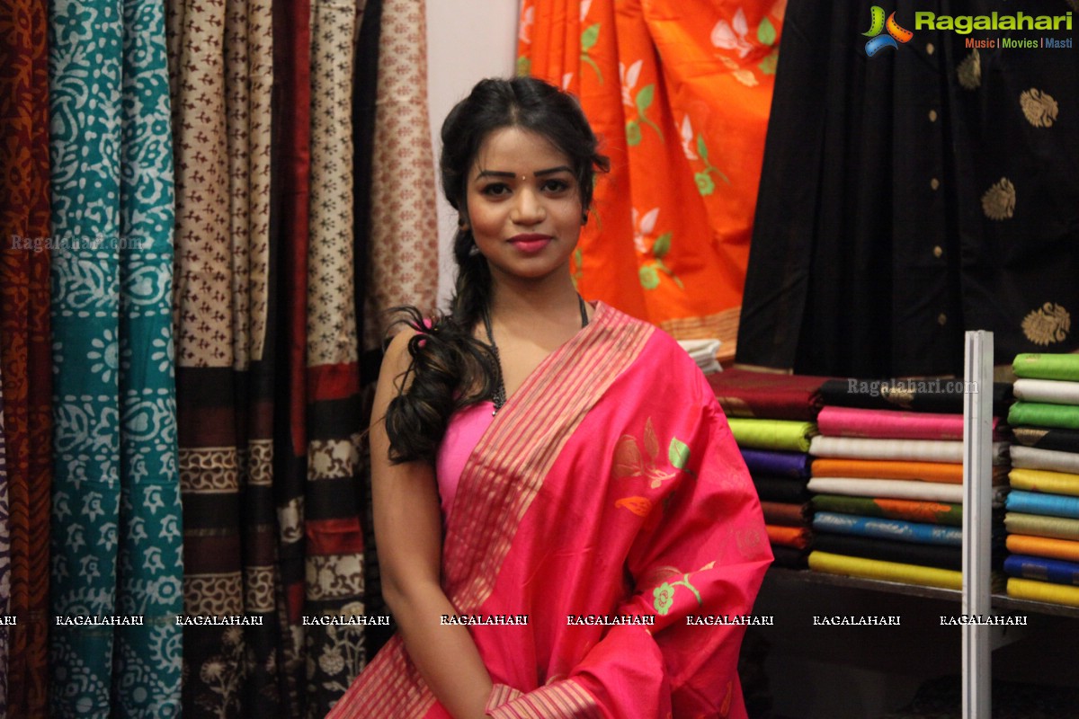 Actress Bhavya Sri launches Silk India Expo 2016, Vizag