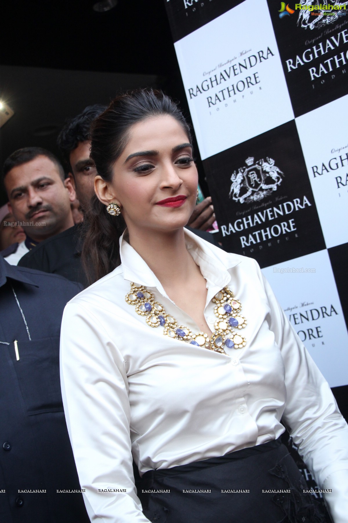 Sonam Kapoor launches Raghavendra Rathore, Hyderabad