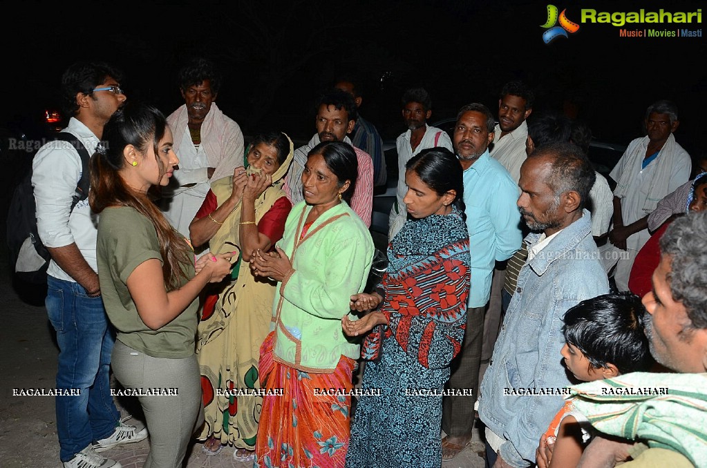 Sri Reddy (Aaptha Trust Director) distributes Blankets for Orphans at Sai Baba Temple, Punjagutta, Hyderabad