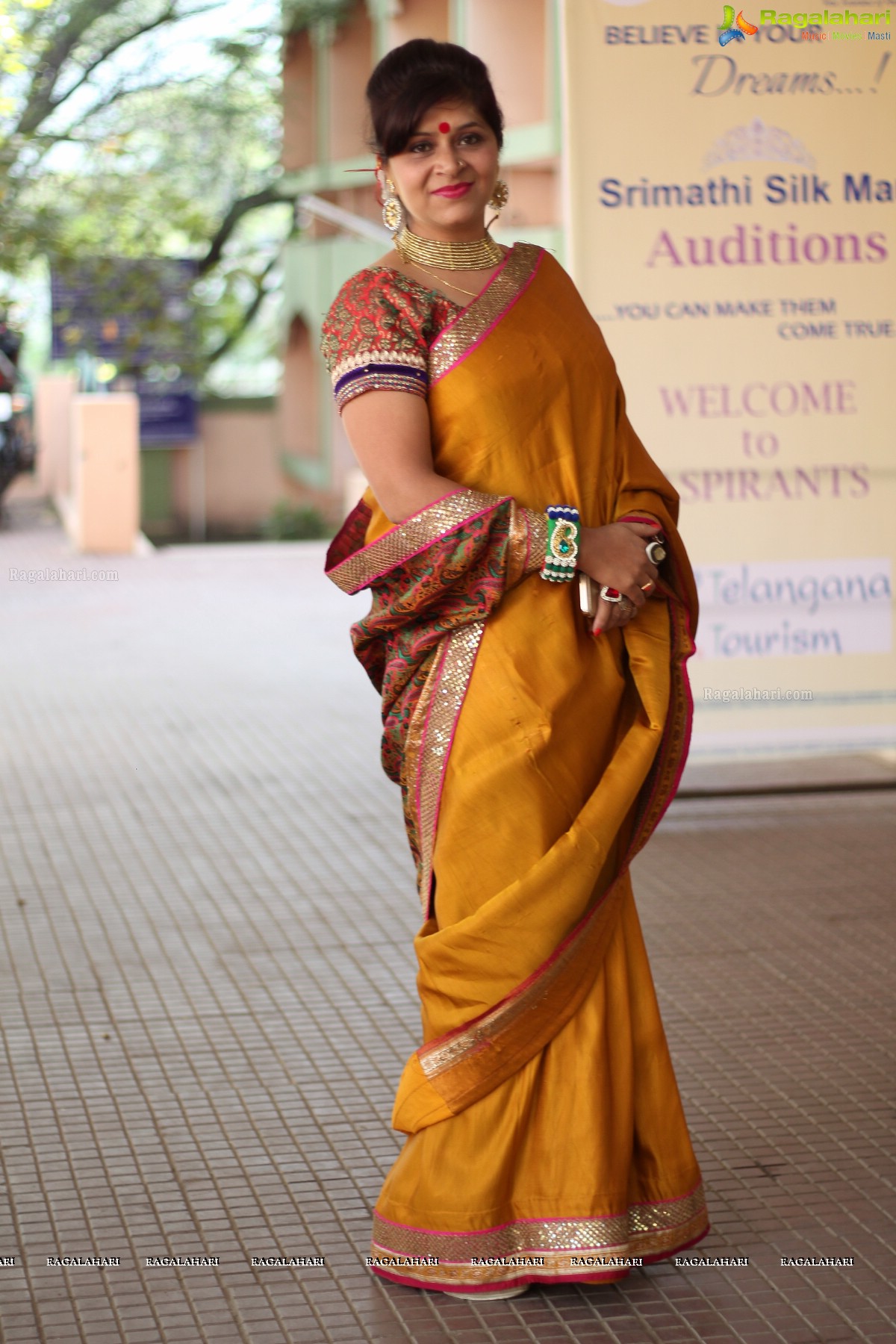 Auditions of 3rd Grand Edition of Hyderabad Srimathi Silk Mark 2016-17