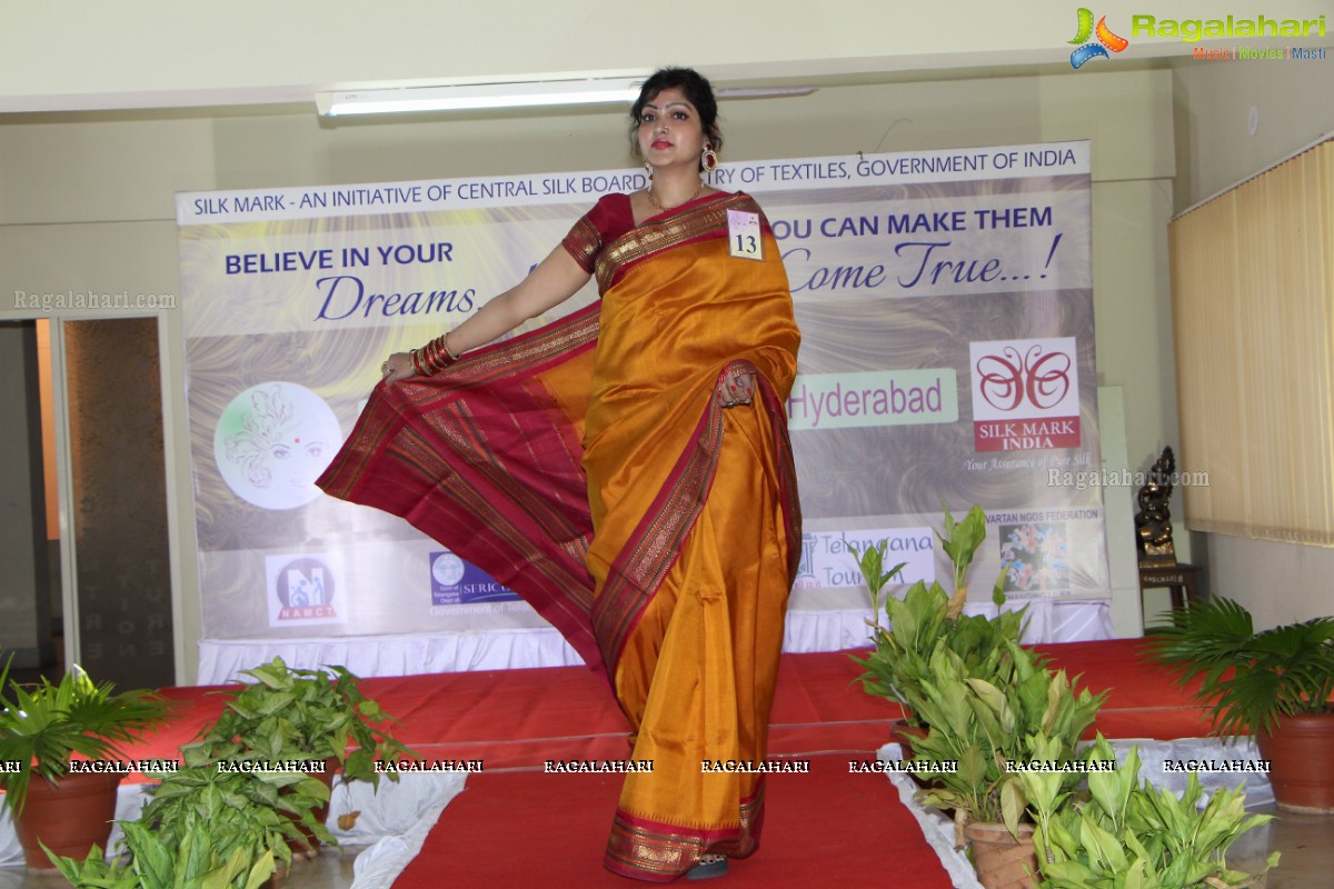 Auditions of 3rd Grand Edition of Hyderabad Srimathi Silk Mark 2016-17