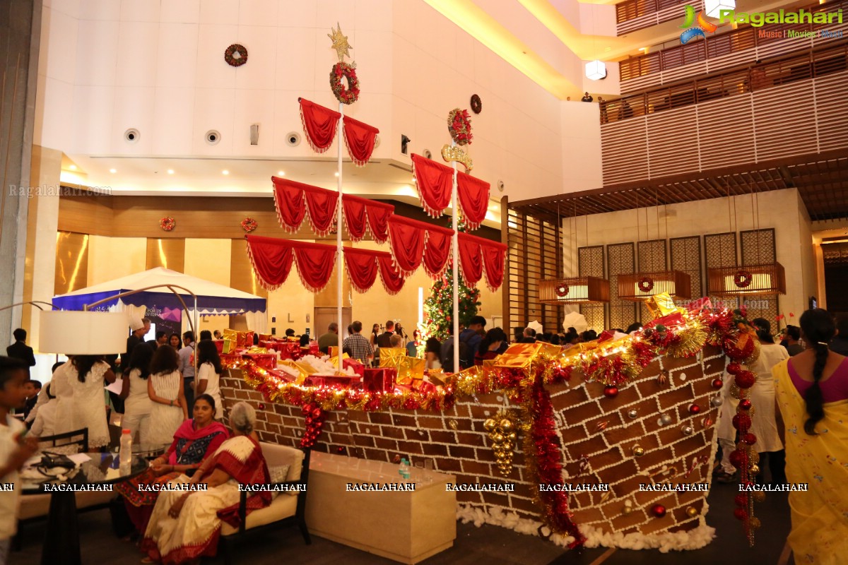 Tree Lighting Ceremony 2016 at The Westin