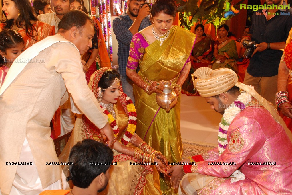 Grand Wedding Ceremony of Vijay Karan-Aashna at N Convention, Hyderabad