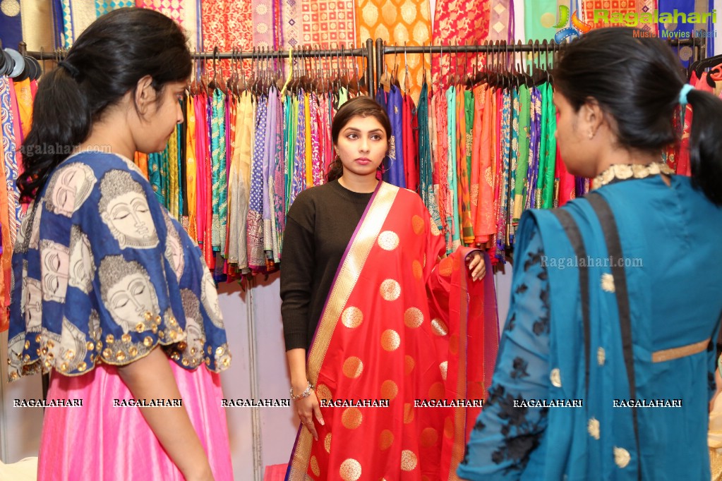 Bhavya Sri launches Akritti Exhibition & Sale at Taj Deccan