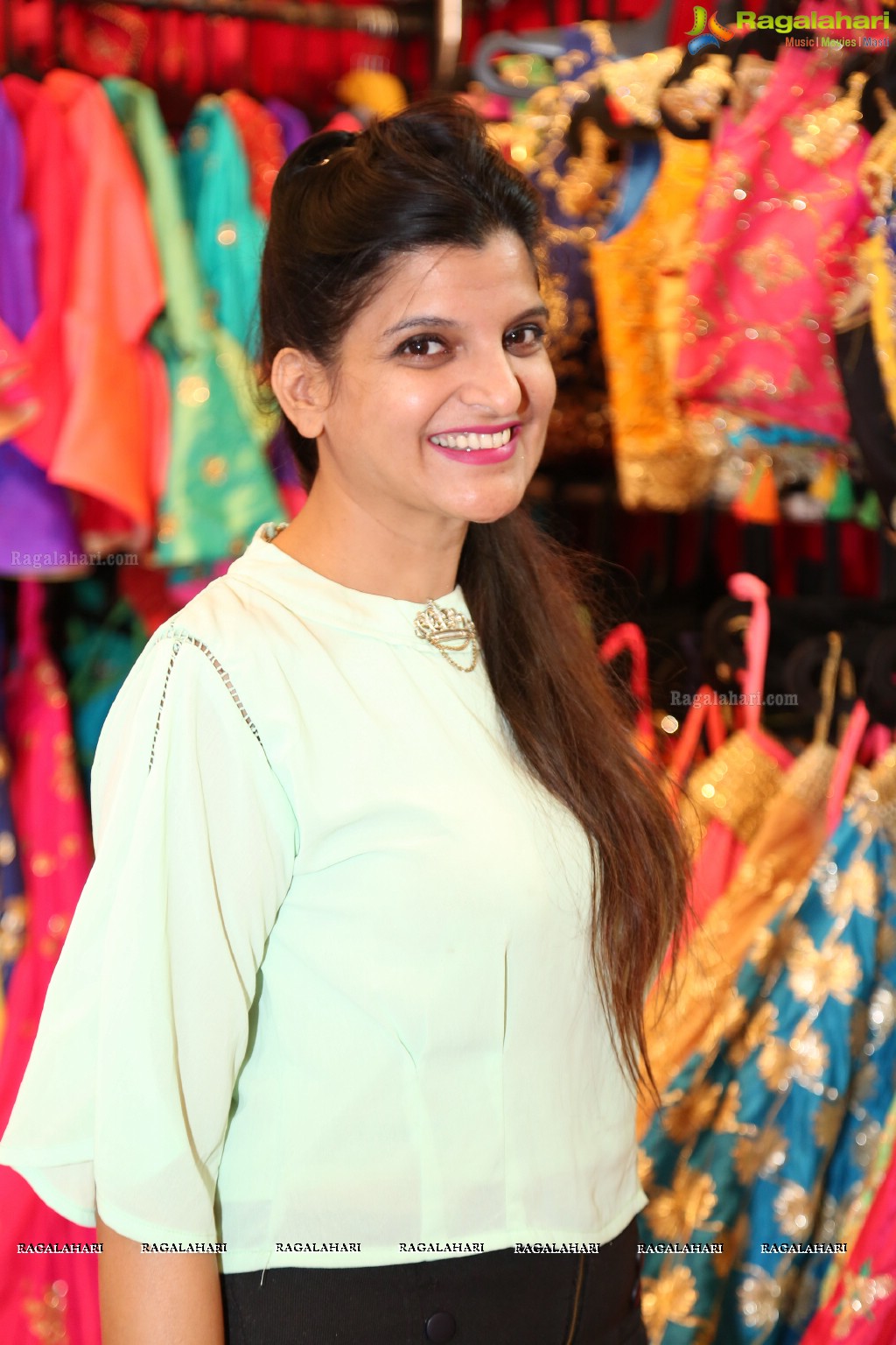 Bhavya Sri launches Akritti Exhibition & Sale at Taj Deccan